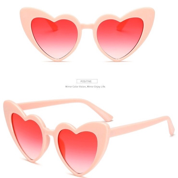 ✨Retro Cat Eye Heart Sunglasses✨ - Picture 2 of 8